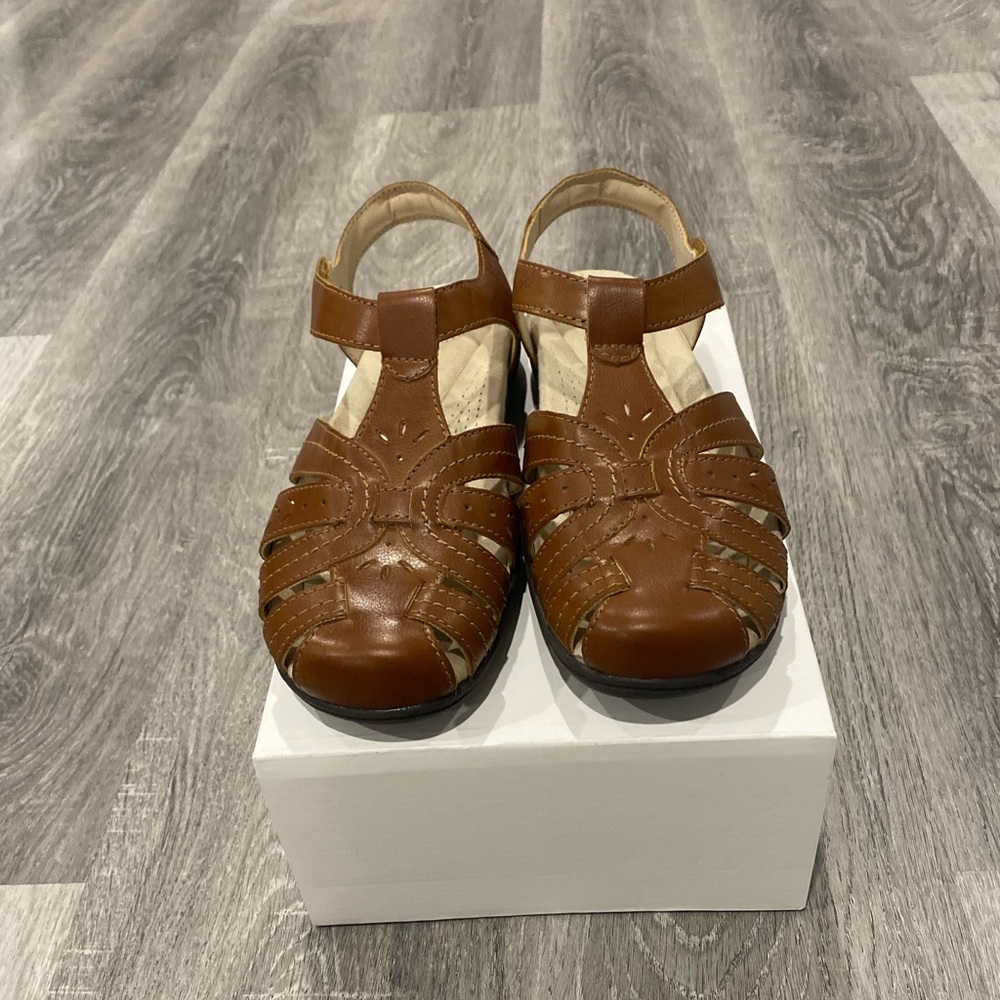 Earth Spirit Tan Fisherman Comfort Sandals Cushioned Footbed Womens Size 10